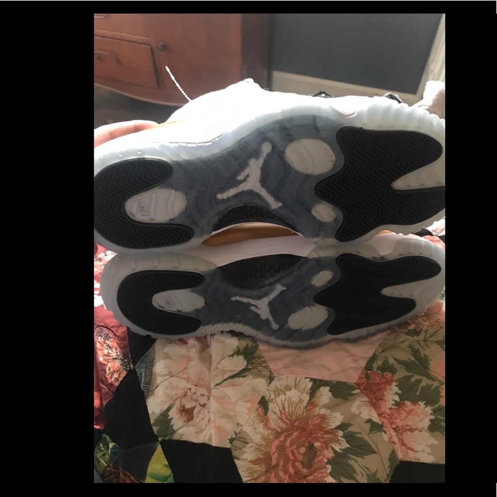 Jordan 11 low Closing Ceremony - Picture 5 of 5